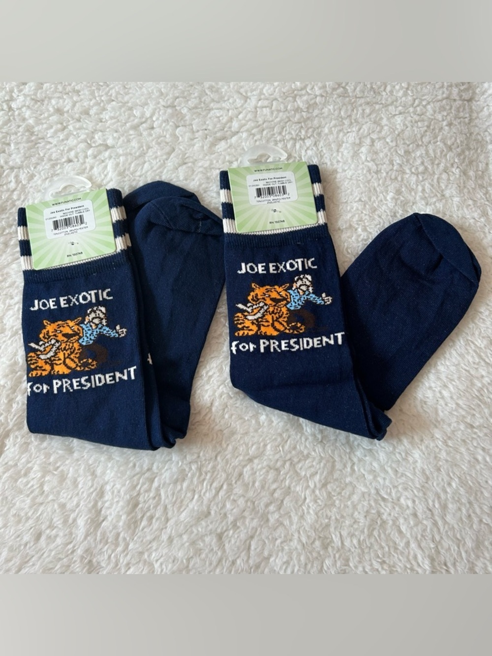 Joe Exotic For President Tiger King Big Cat Crew Socks M 6-11 W 7.5-12 X2 - Picture 2 of 4
